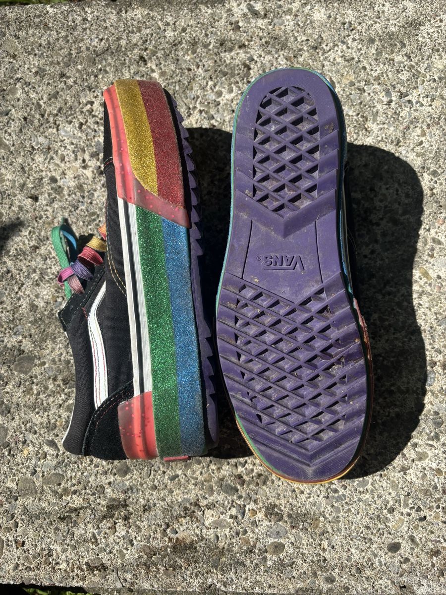 Vans Scarpe da donna: Vans Old Skool Rainbow Platform Gr. 39 schwarz bunt – Usato da Gockhausen venduto da stella.frei 1
