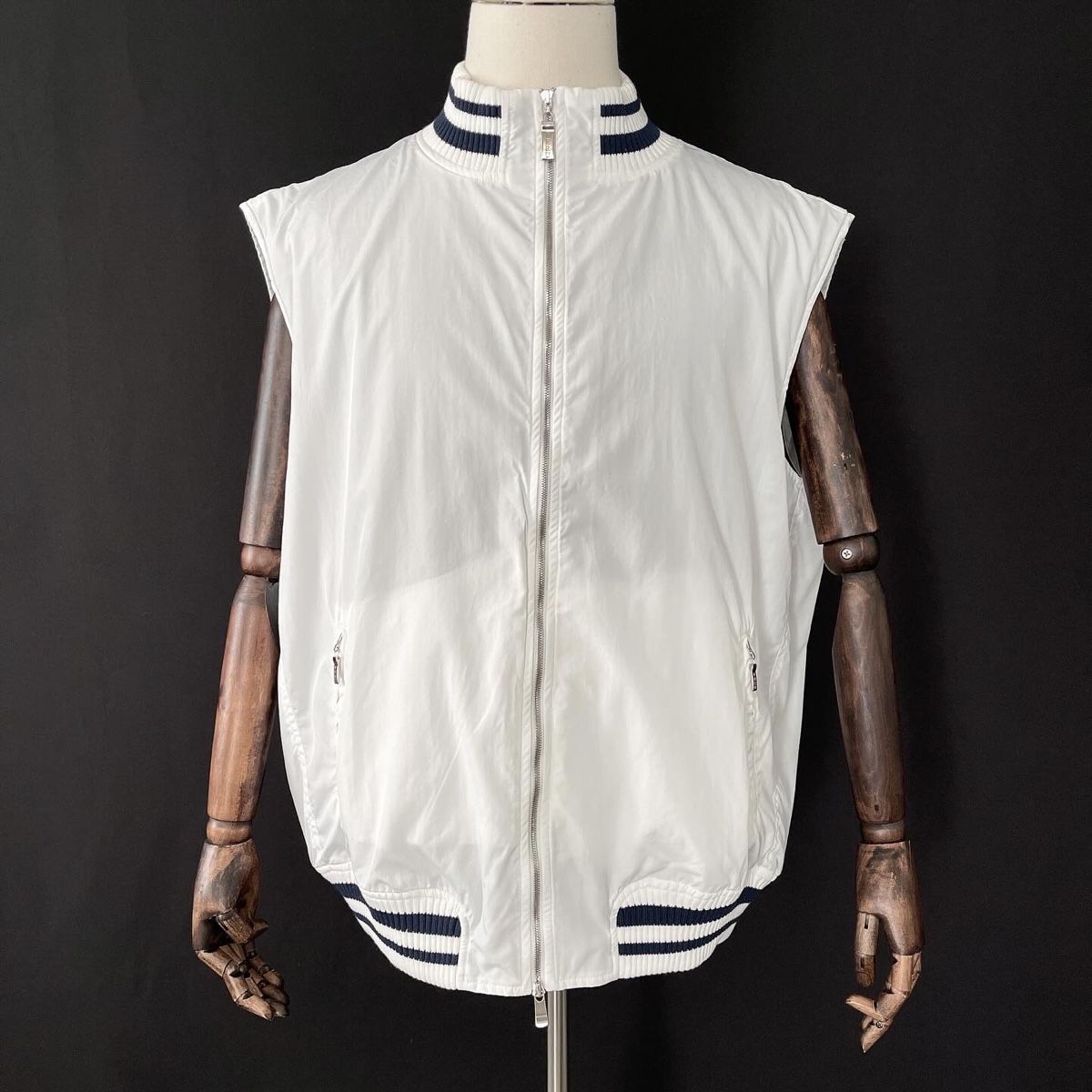 Gilet & Giacche: FERU Vest new – Nuovo e nell'imballaggio originale da Freienbach venduto da Avviivva_Shop