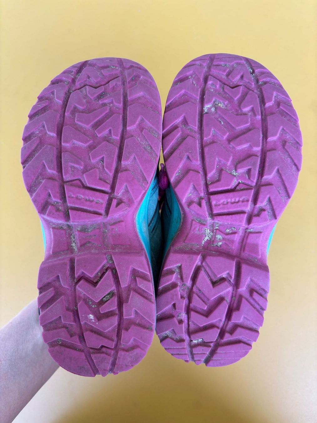 Lowa Scarpe per ragazzi: LOWA trecking Shoe Gr. 28 – Usato da Zürich venduto da missmodernage 7