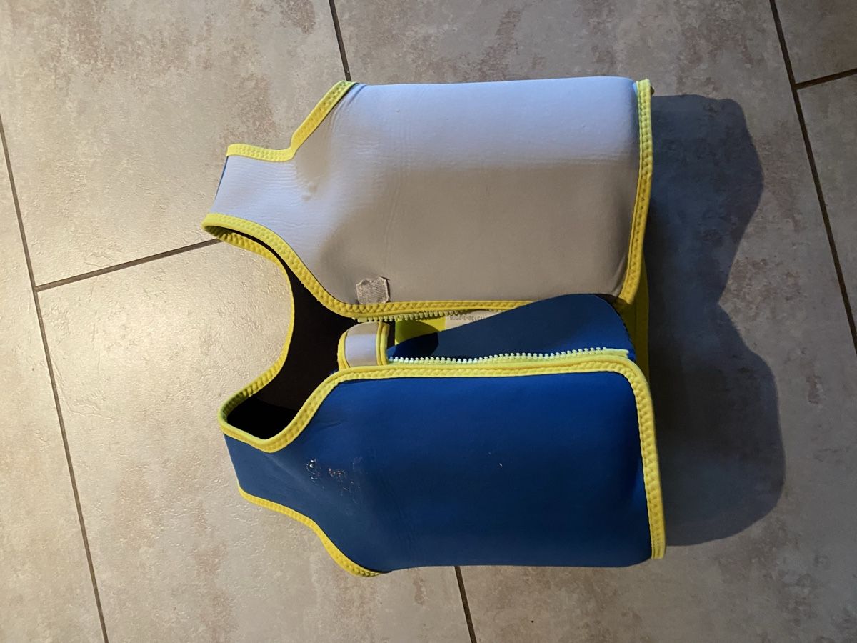 Mares Giubbotti di salvataggio: Mares Schwimmweste Kinder, Grösse 2-4 Jahre – Usato da Iseltwald venduto da Falberschopf1