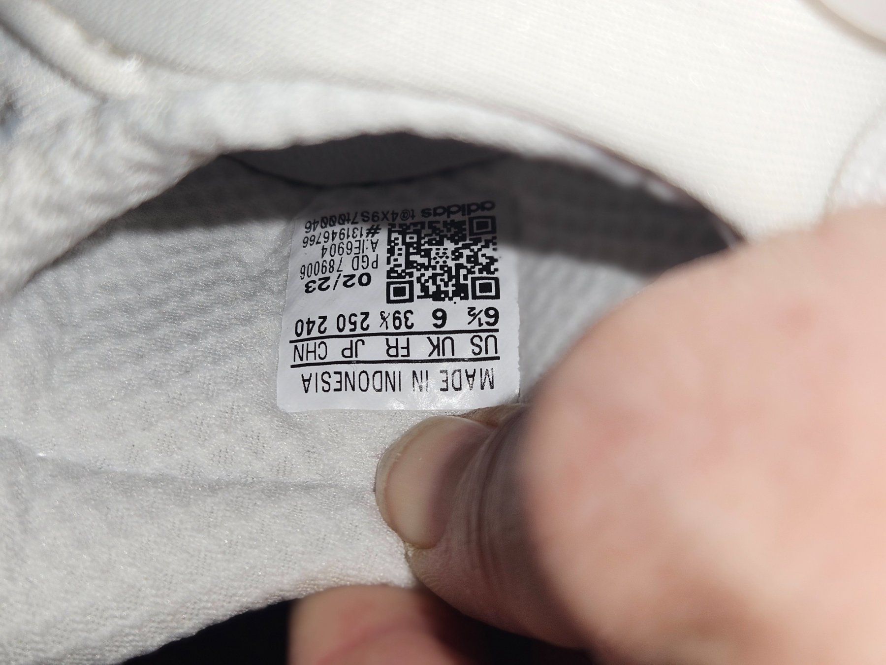 Adidas Scarpe da uomo: Adidas Boost Neu Gr.39.5 – Nuovo e nell'imballaggio originale da Wangen ZH venduto da tulipe55 3