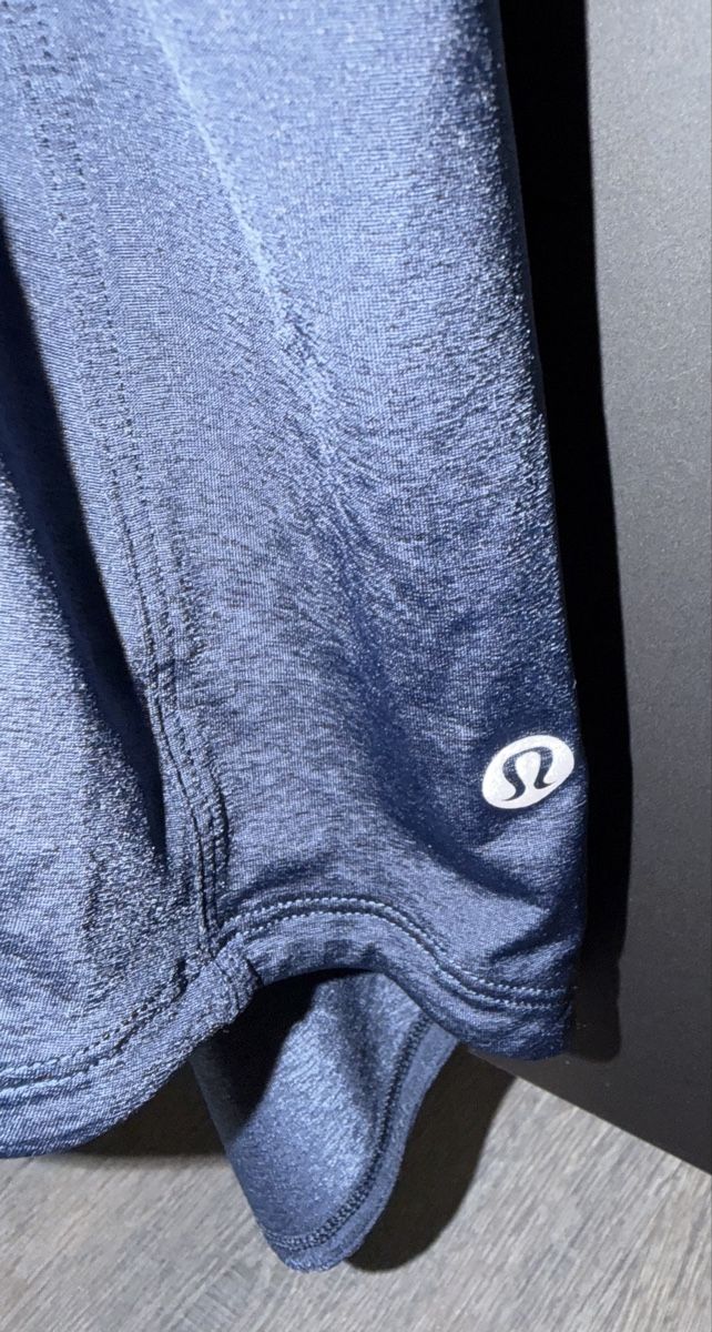 Lululemon Tops: Lululemon Shirt Damen Grösse M  – Neu (gemäss Beschreibung) aus Flims Dorf von Specials 1