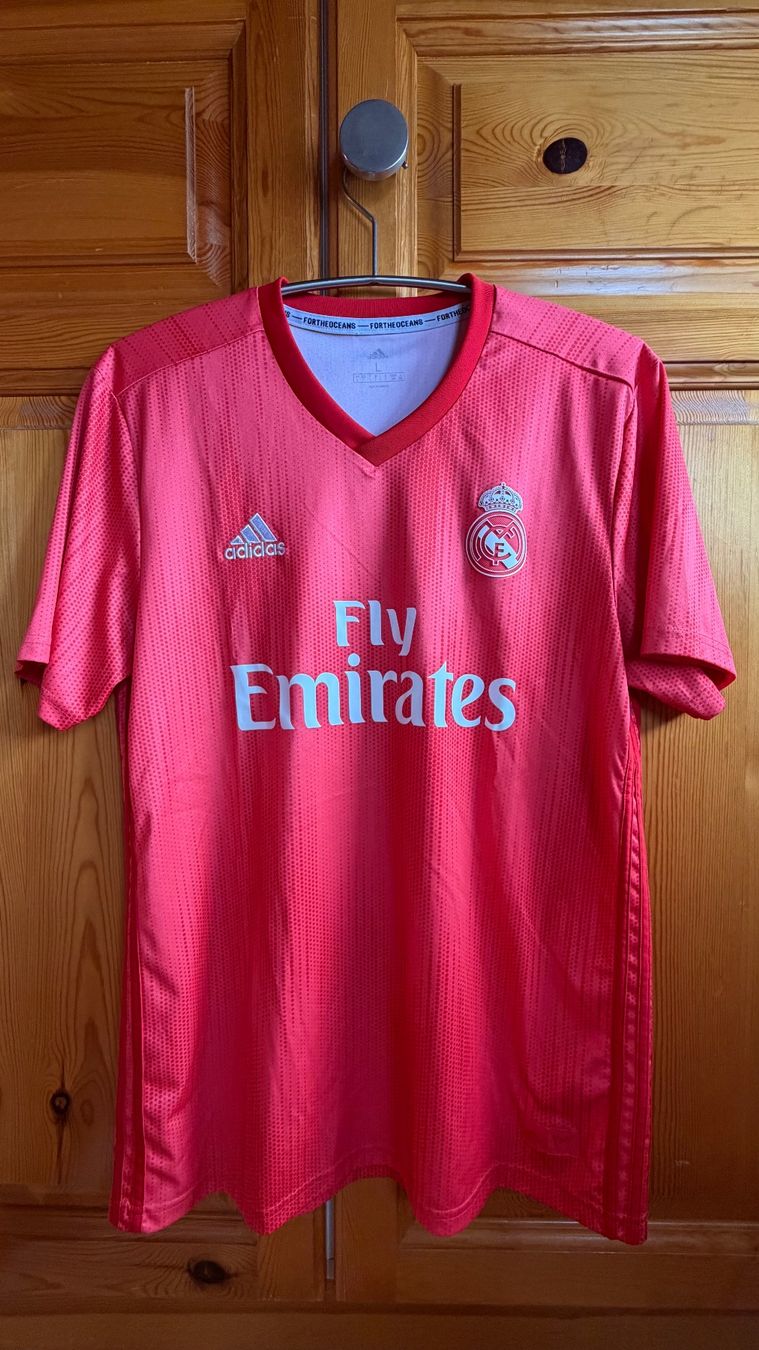 Leibchen & Hosen: Maillot Real Madrid saison 2018/2019 third L – Gebraucht aus Pravidondaz von zlaaak