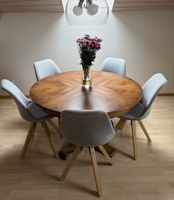 Massiver Vintage Tisch aus den 1970ern