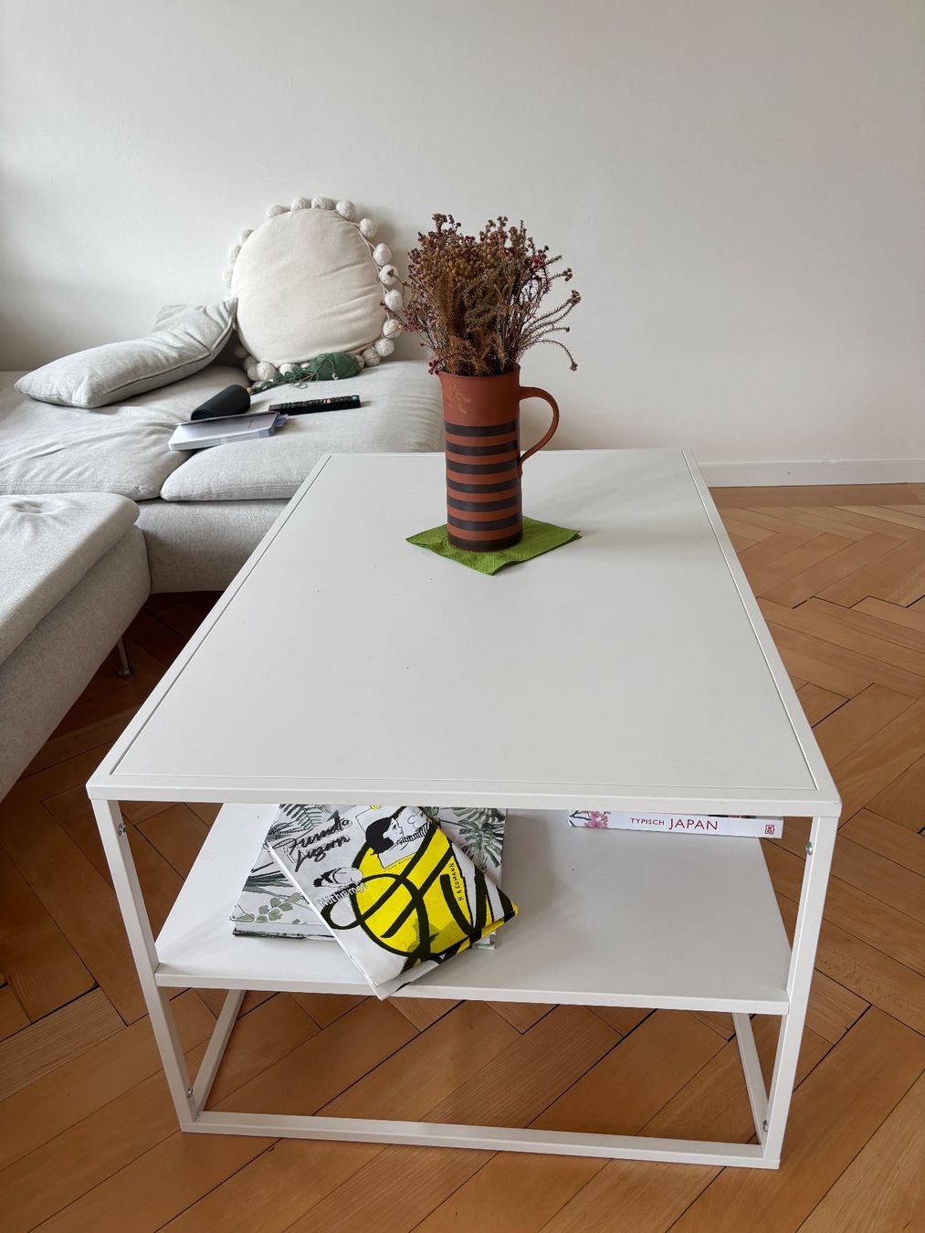 Tavoli: Sofatisch / Couchtisch weiss – Usato da Luzern venduto da aar_f95x 2