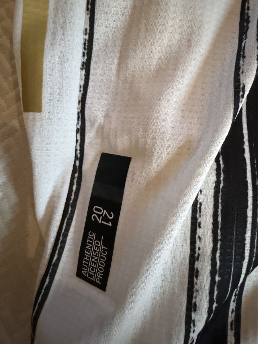 Juventus Canottiere & Pantaloni: Authentic Juventus shirt 20/21 – Nuovo (secondo la descrizione) da Aarberg venduto da marcoo237 1