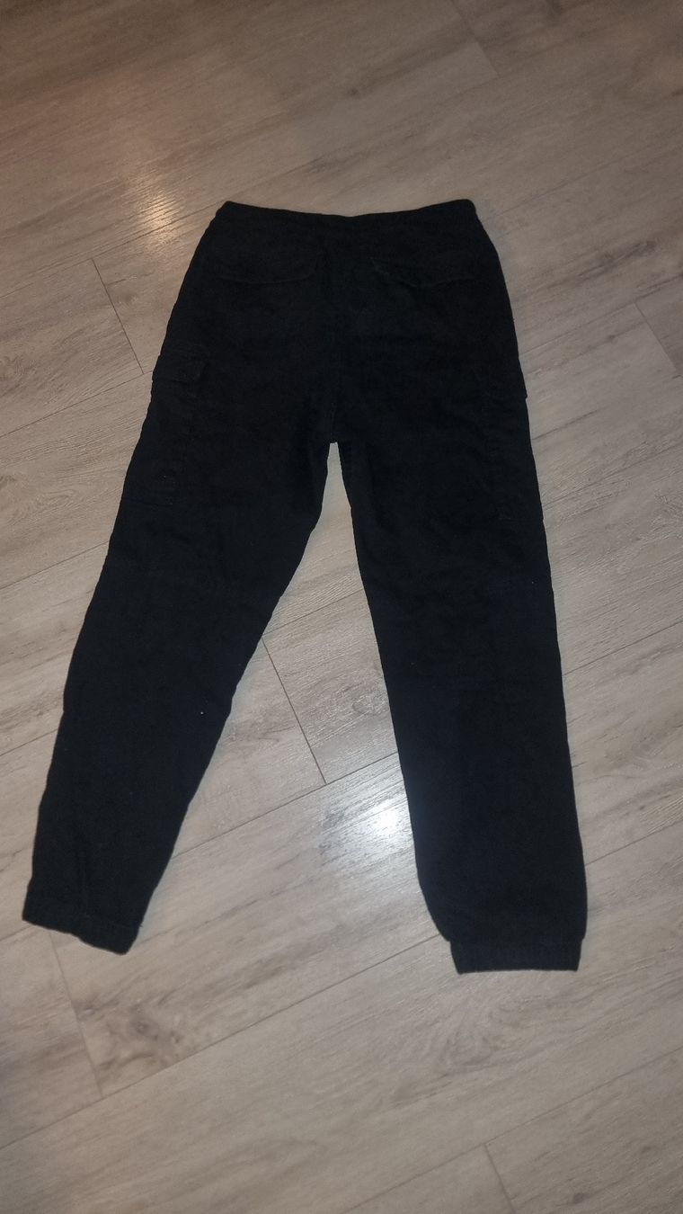 H&M Pantaloni: Schwarze Cargo Jogginghose 164 – Usato da Wigoltingen venduto da Zuckerfee84 1