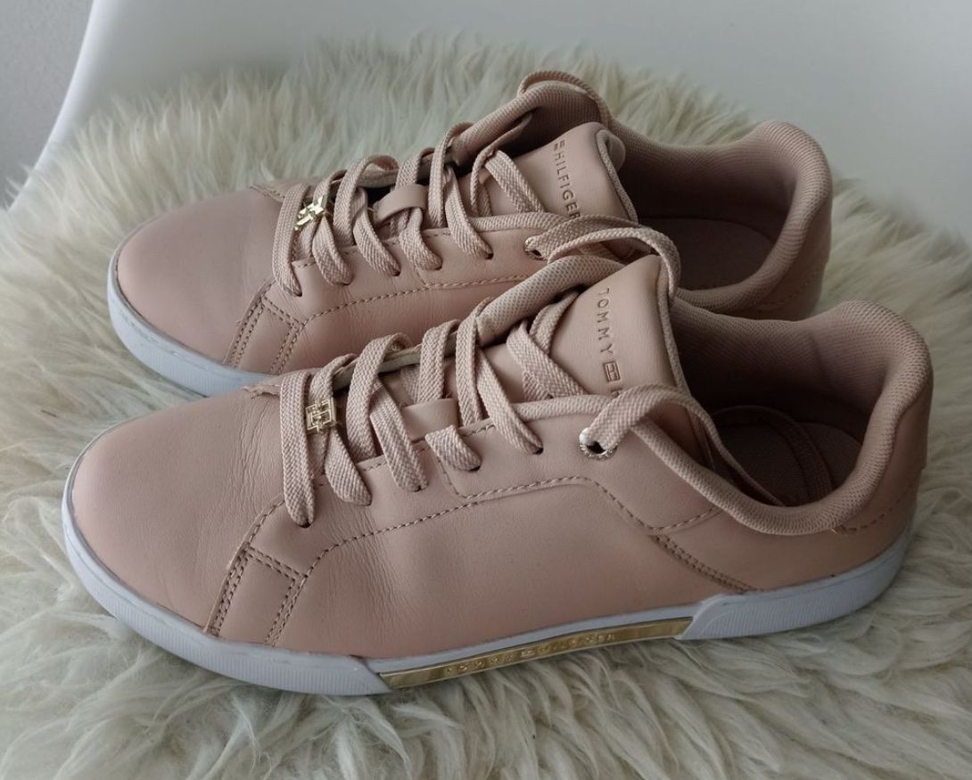 Tommy Hilfiger Scarpe da donna: Tommy Hilfiger Sneakers, Gr. 39 – Usato da Jona venduto da caramba05 2