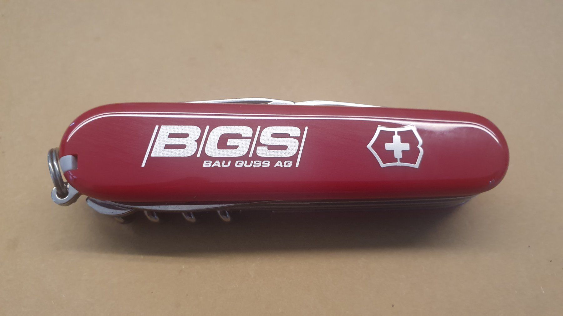 Victorinox Coltelli tascabile: 4 Victorinox / Wenger Sackmesser mit Logo – Nuovo (secondo la descrizione) da Härkingen venduto da MarianneSi