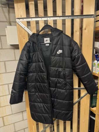 Nike Damen Steppmantel schwarz mit Kapuze Grösse S