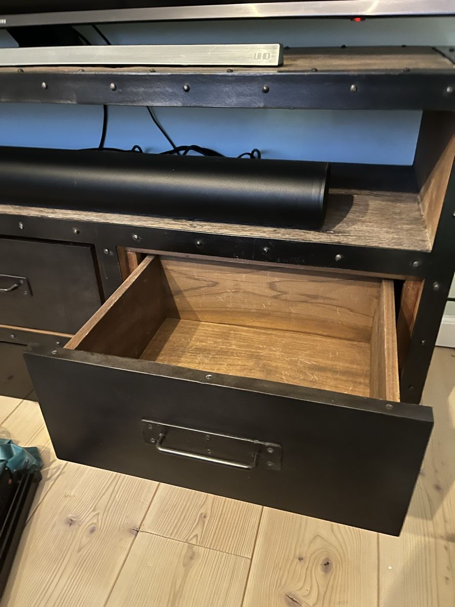 TV Möbel: TV-Möbel Industrial Design Metall Holz – Gebraucht aus Adliswil von Frees01 1