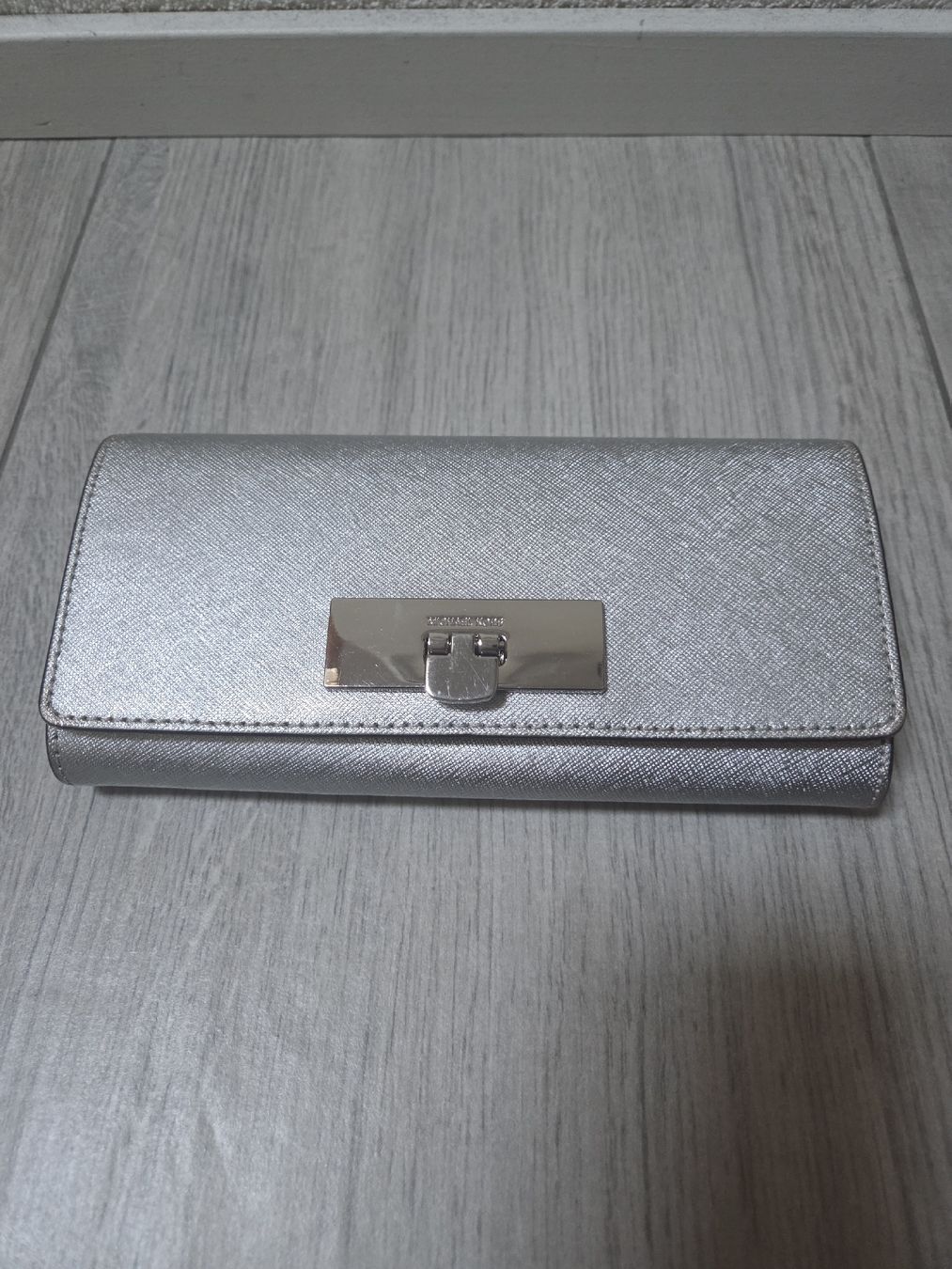 Michael Kors Portemonnaie: Portefeuille Michael Kors – Gebraucht aus Fey von foudresse