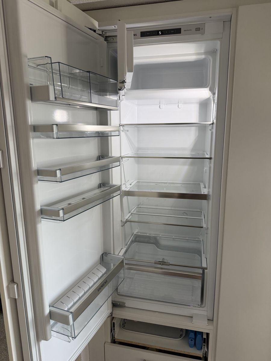 Siemens Frigoriferi: Siemens Einbaukühlschrank – Usato da Henggart venduto da EHG2019