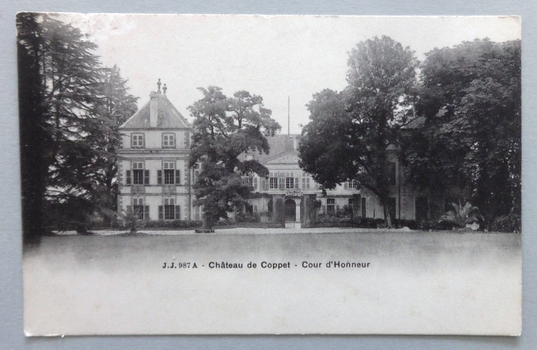Cartes postales: Château de Coppet - Cour d'Honneur – D'occasion à Fétigny par Billy2miny