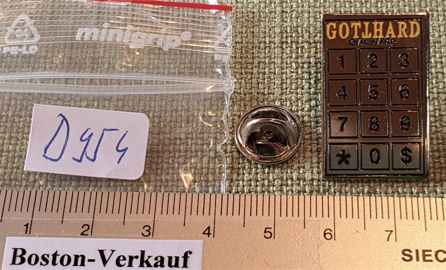 Plaketten & Abzeichen: D954 - Pin Gotthard Dial Hard Schweiz – Gebraucht aus Reinach BL von Boston-Verkauf 2