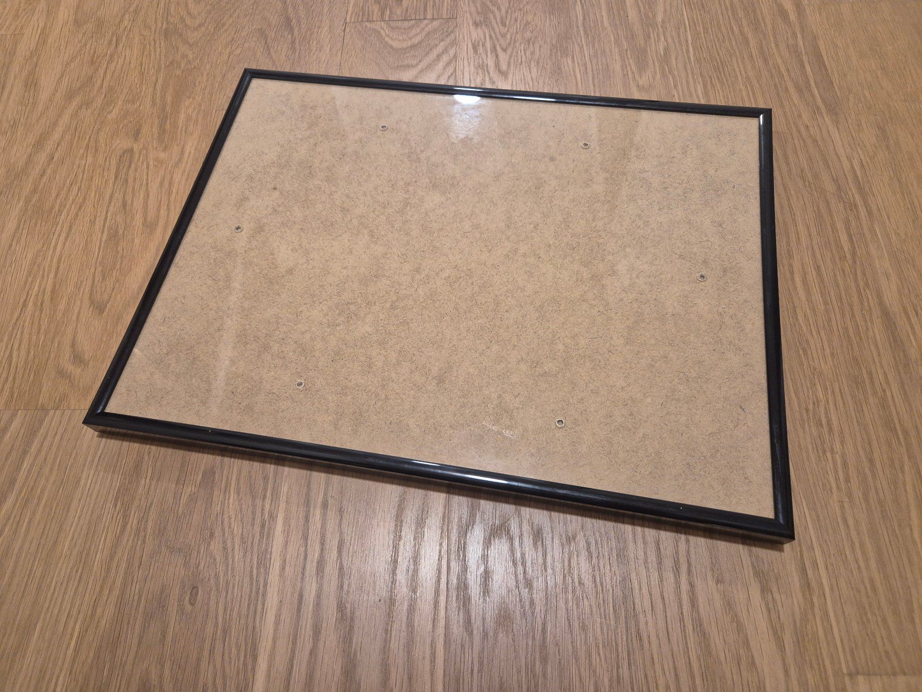 Cornici: Schwarzer Bilderrahmen 30cm x 40cm – Usato da Wetzikon ZH venduto da Personalkarte