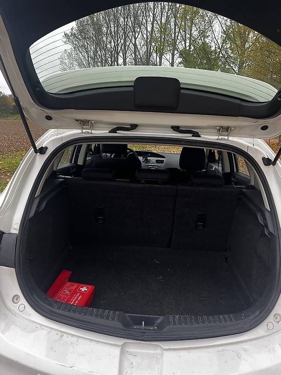 Automobili: Mazda 3 2.2 Diesel  Weiss Metallic  – Usato da Münchenstein venduto da ron_5hmp 3