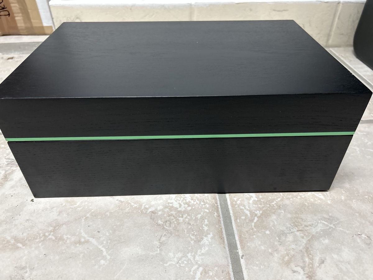 Davidoff Humidor per sigari: Humidor Zino Z80 – Usato da Basel venduto da BAD-1