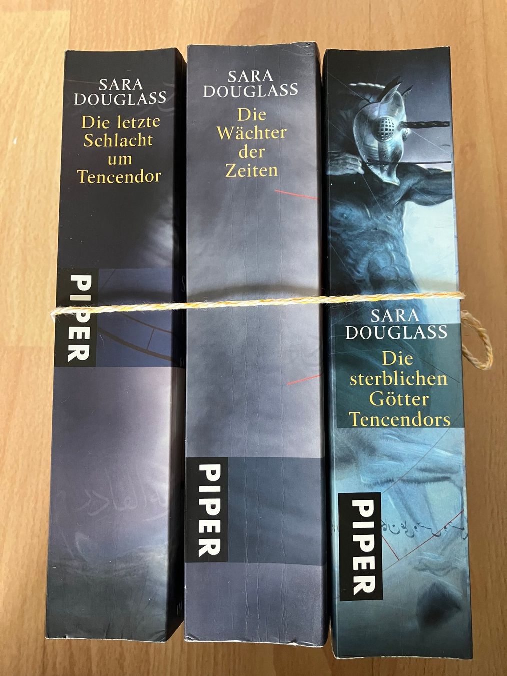 Libri: Fantasy Bücher – Usato da Fehren venduto da hrettmer 1