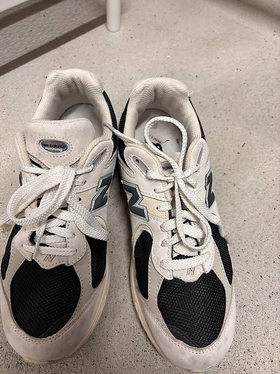 Scarpe da uomo: New Balance 9060 – Usato da Dübendorf venduto da sop_yl9x 1