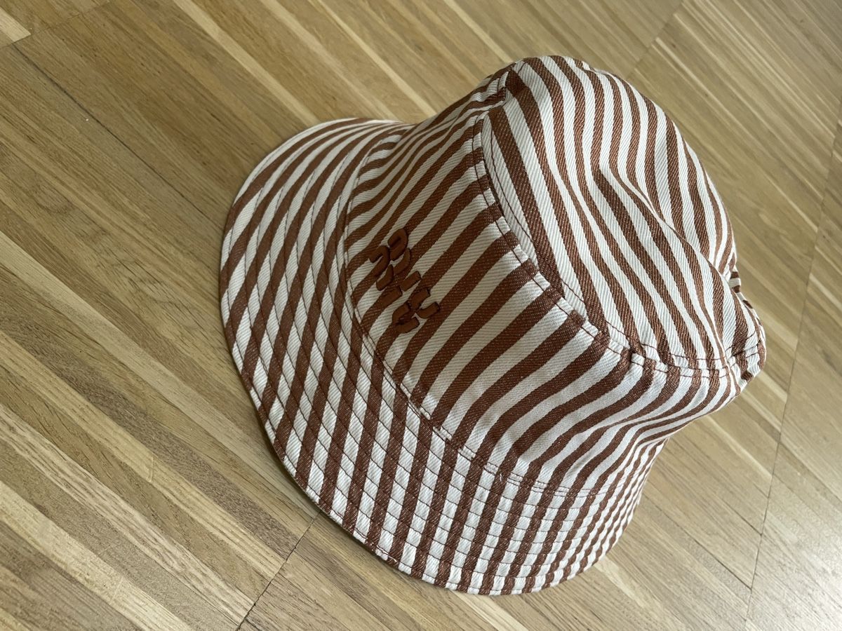Miu Miu Copricapi, berretti & cappellini: MIUMIU Sommermütze Reversibl, – Nuovo (secondo la descrizione) da Muttenz venduto da asv_mtb8 2