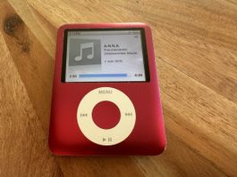 Neuer Akku! iPod nano 3 8GB Rot mit neuen Ladekabel