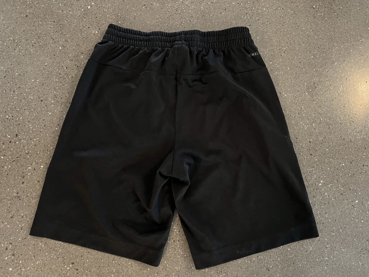Adidas Pantaloni: Sporthose Adidas Gr. 152 – Usato da Schlierbach venduto da matro01 1