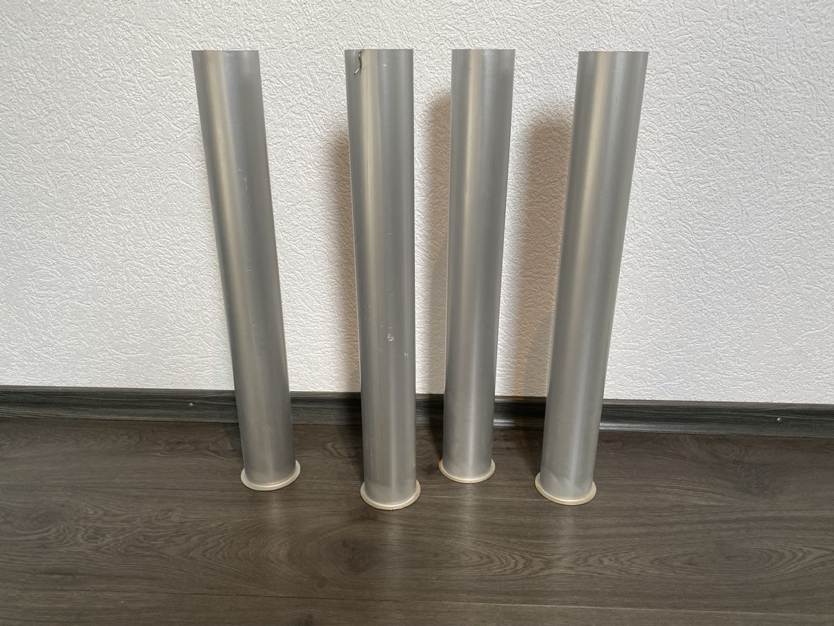Profiles: 4 Aluminium Röhren 63cm x 8cm – D'occasion à Hägglingen par Karin0802