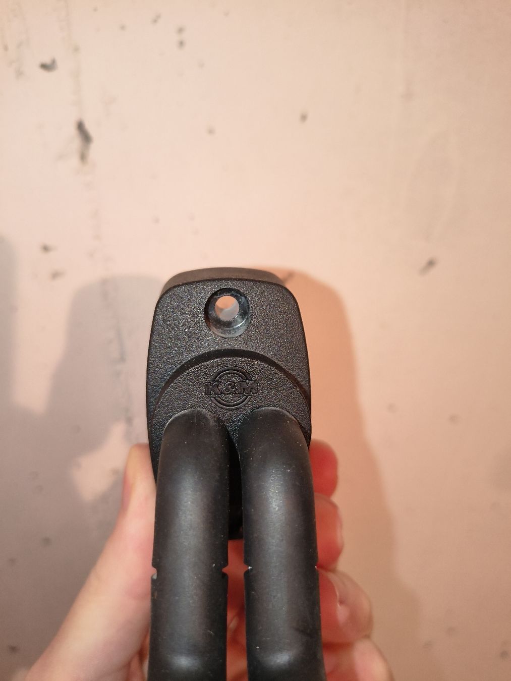 Supporti a parete: Wandhalterung für Gitarre oder E-Gitarre Universell K&M – Usato da Wettingen venduto da Fredlik 2