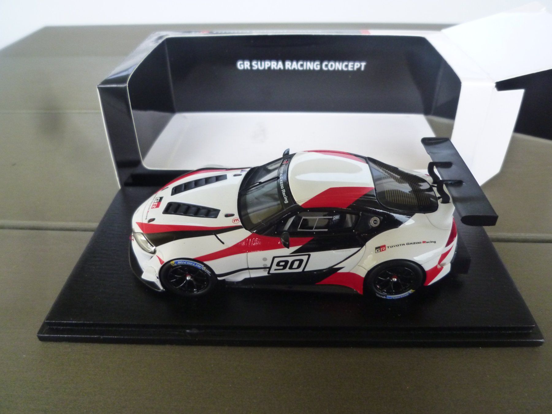 Toyota Modellini d'auto: Toyota GR Supra Racing Concept – Nuovo e nell'imballaggio originale da Flawil venduto da Imperiosud 1