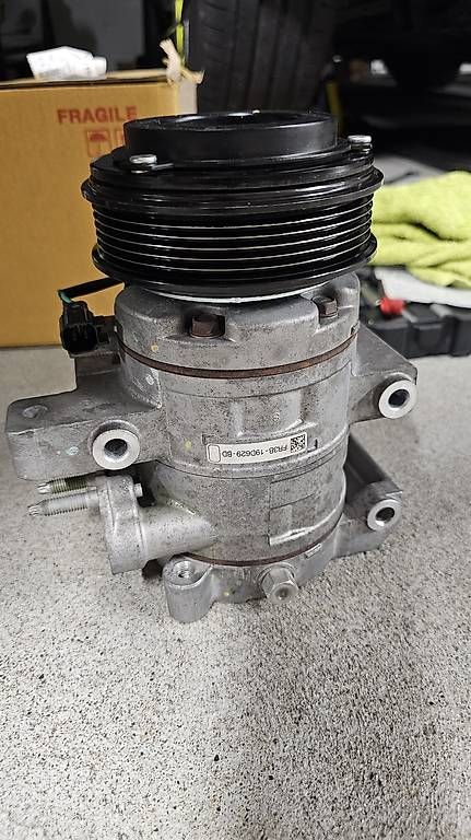 Ford Tutti pezzi di ricambio auto: Mustang GT Klimakompressor 2014, 2015, 2016, 2016 – Usato da Sennhof venduto da Noxzhaw86 1