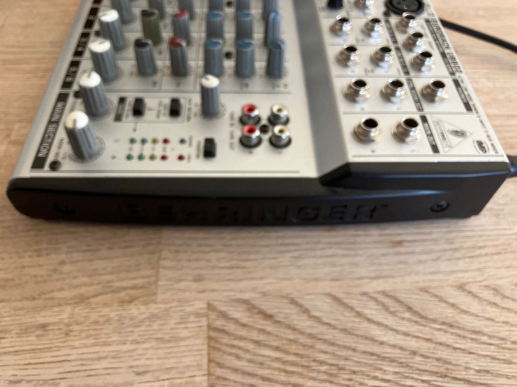 Behringer Console di mixaggio: Mischpult BEHRINGER EURORACK UB802 – Usato da Luterbach venduto da fink4500 2