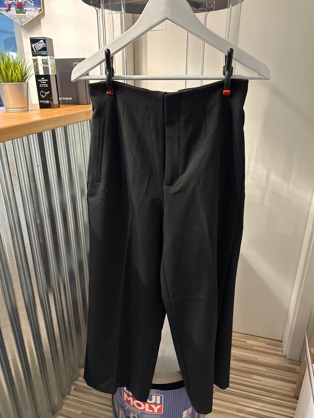 Zara Hosen: Hose der Marke Zara Grösse M – Gebraucht aus Bettwiesen von Relux1
