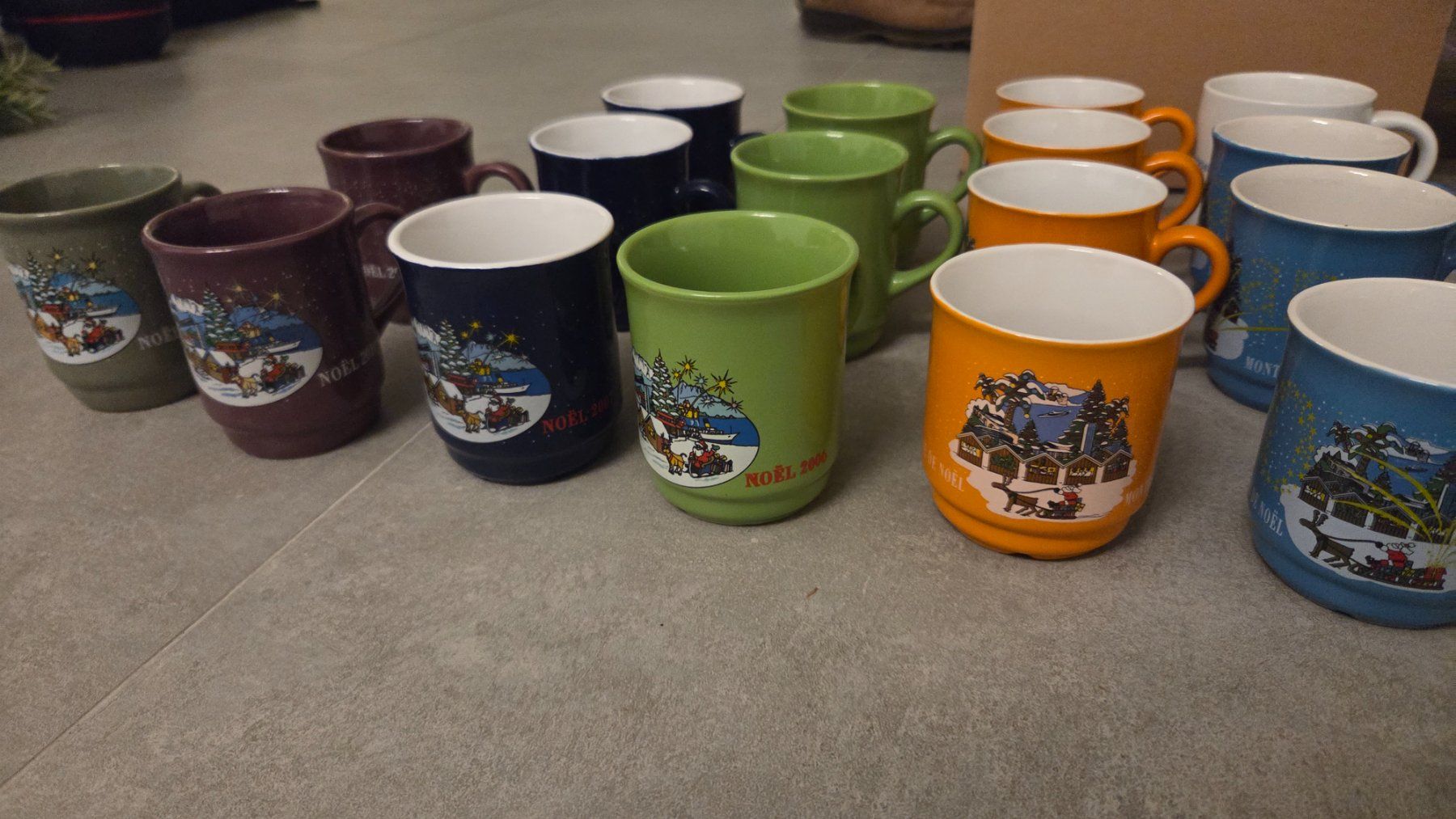 Tazze: Tasse Montreux Noël – Nuovo (secondo la descrizione) da Corseaux venduto da 4CAHUETE 5