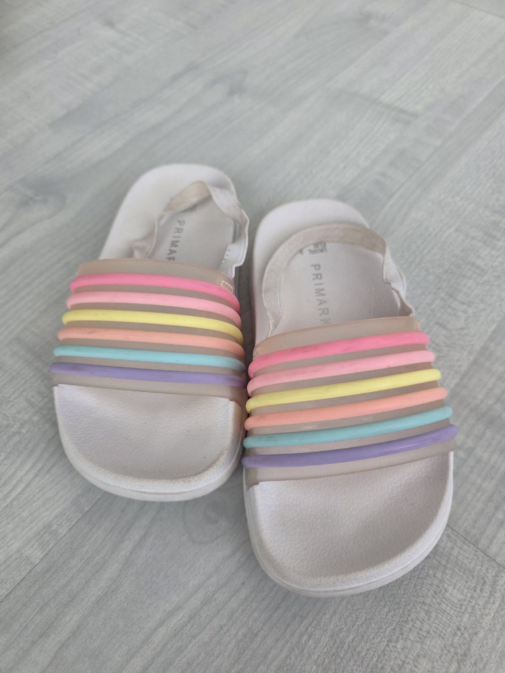 Primark Scarpe per ragazze: Primark Badeschuhe Regenbogenfarben – Usato da Kaltbrunn venduto da tabekawi
