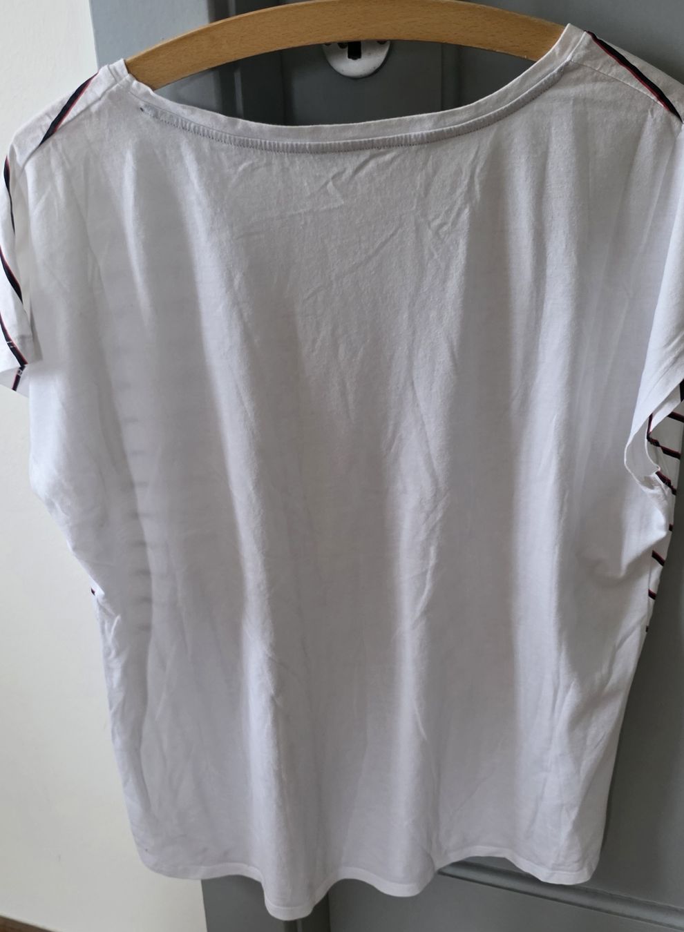 T-shirt: Tshirt Blanc rayures – Usato da Yverdon-les-Bains venduto da van_dq65 8