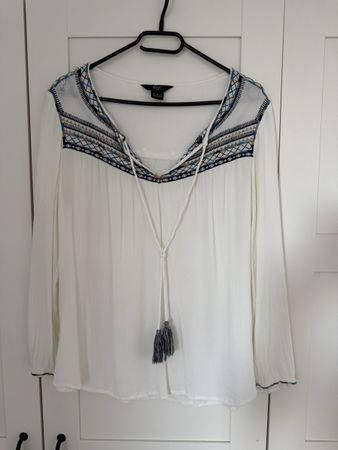 Bluse F&F Weiss bestickt Grösse EU 38 guter Zustand