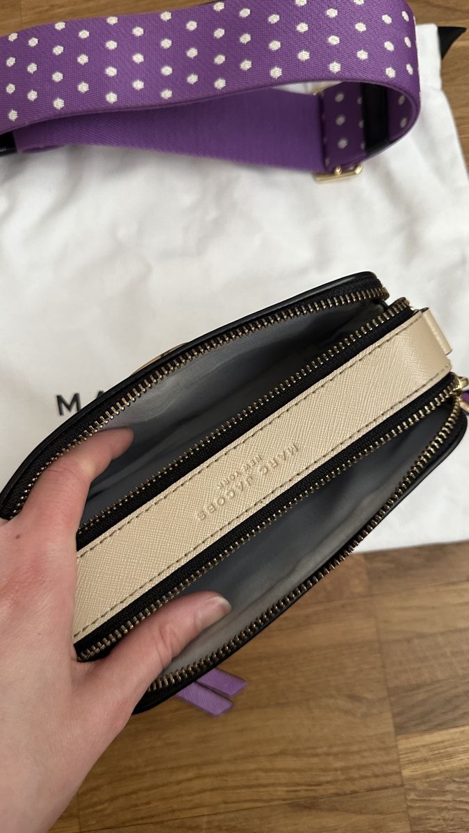Marc Jacobs Borse da donna: Marc Jacobs Bag mit lila Gurt, neuwertig! – Nuovo (secondo la descrizione) da Romanshorn venduto da tin_k9vg 3