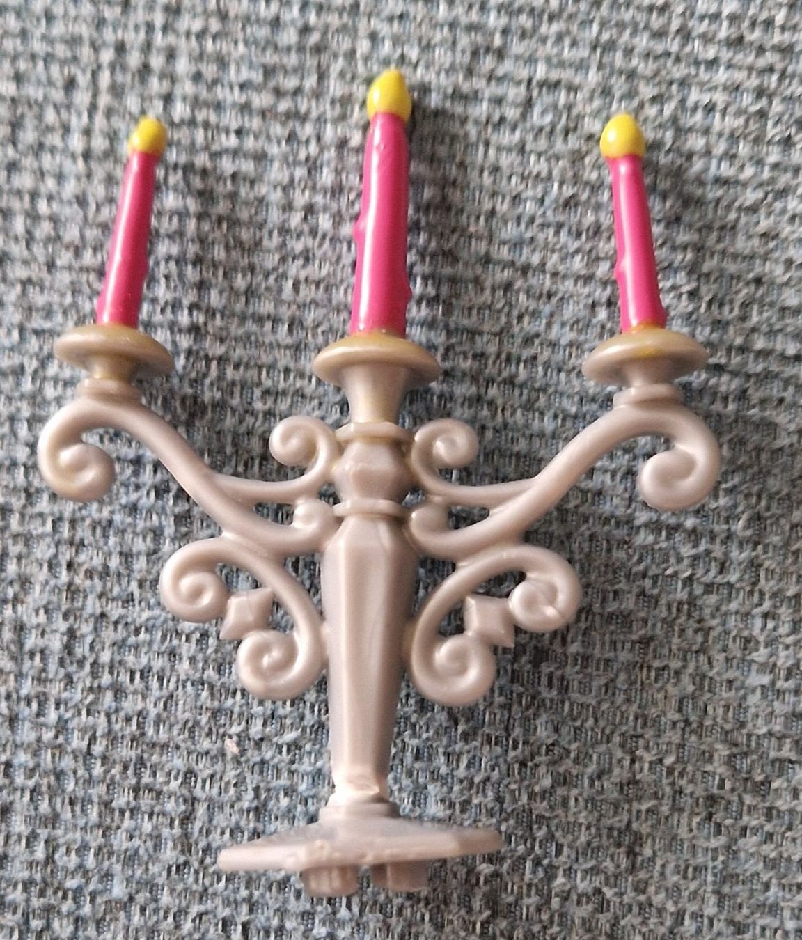 Puppen: Chandelier pour Barbie – Gebraucht aus Couvet von Pioune
