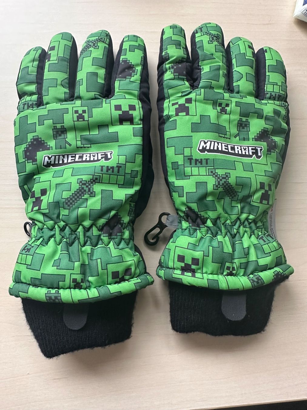 Minecraft Winter Handschuhe Kinder ca. 5 - 6 Jahre - wie neu (Gebraucht) in  Illnau fr CHF 5.7  mit Lieferung auf Ricardo kaufen