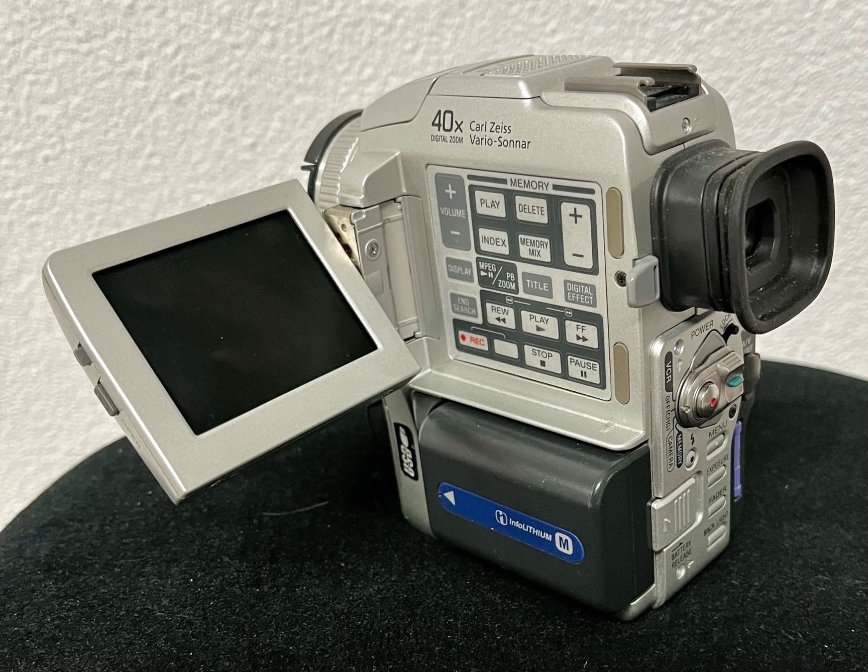 Sony Videocamere: SONY Digital Video Camera-Recorder – Usato da Zuchwil venduto da Speaker0 2