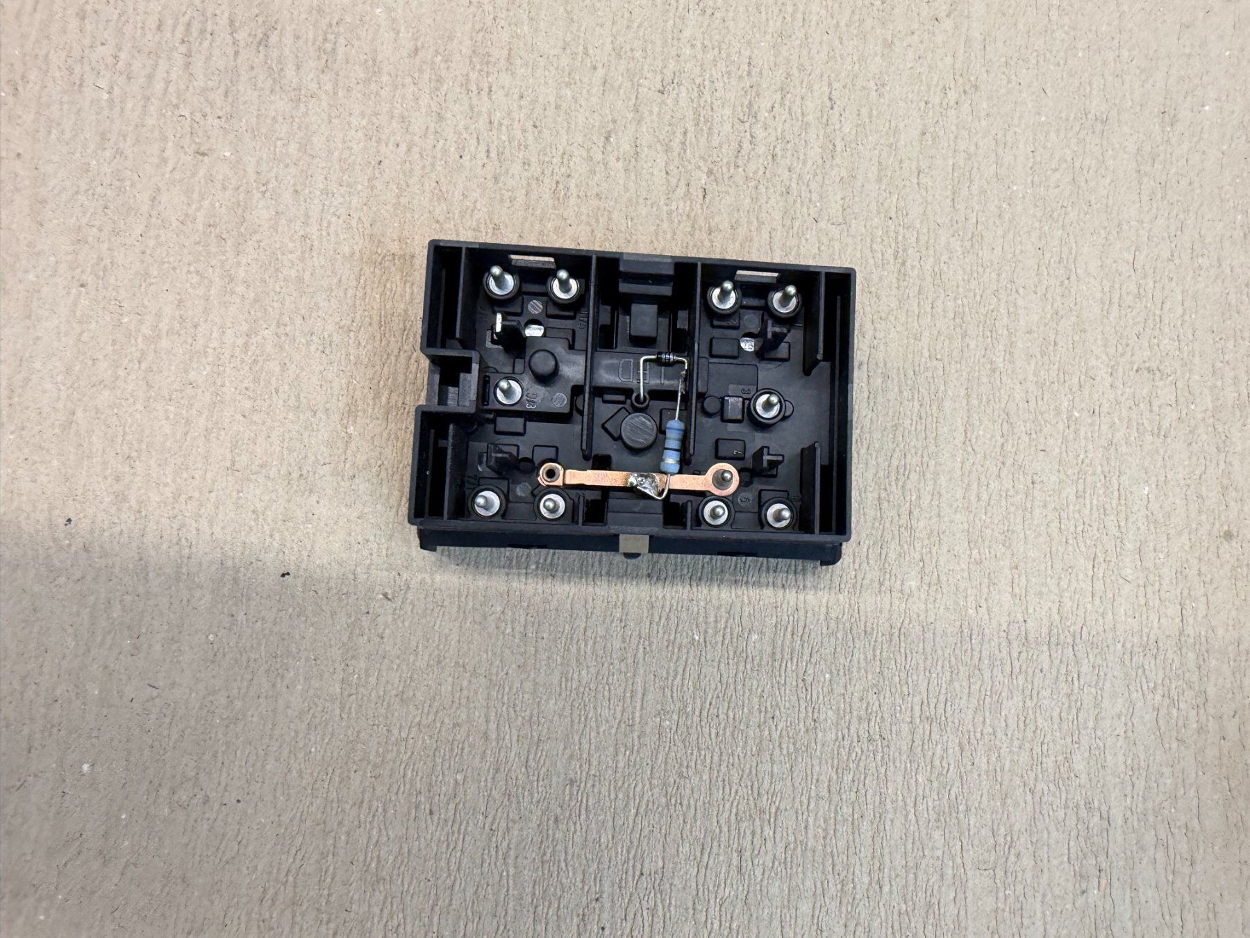 BMW Tutti pezzi di ricambio auto: BMW E34  Schalterkombination 61311379075 Original Neuteil – Nuovo e nell'imballaggio originale da Steinhausen venduto da blauweiss.ch 1