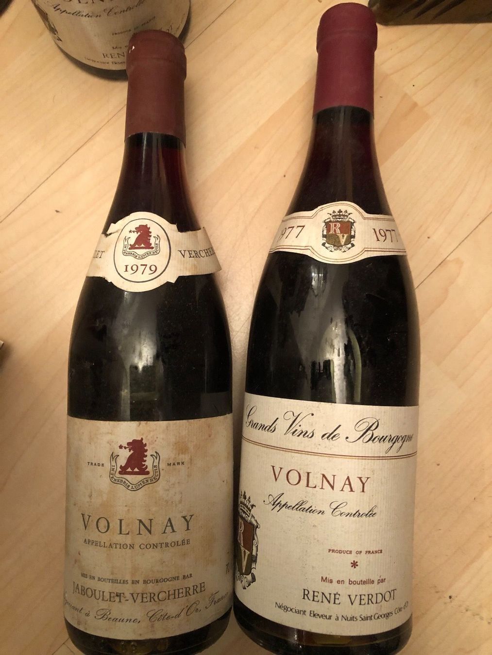Vino: Sammelnummer Burgunder. 11. Flaschen. – Nuovo (secondo la descrizione) da Wald ZH venduto da mlnt 8