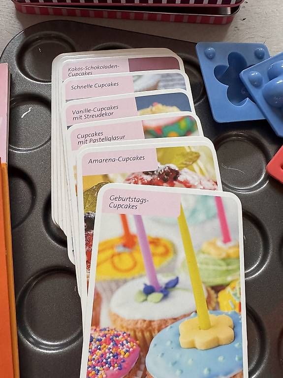 Moules à gâteaux: Cupcakes und Cakepops Backuntensilien  – D'occasion à Kilchberg ZH par sporty_alex 1