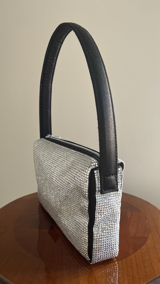 Arket Borse da donna: Borsa ARKET a spalla argentata con strass nuova – Nuovo (secondo la descrizione) da Lugano venduto da yul_fhg2 5