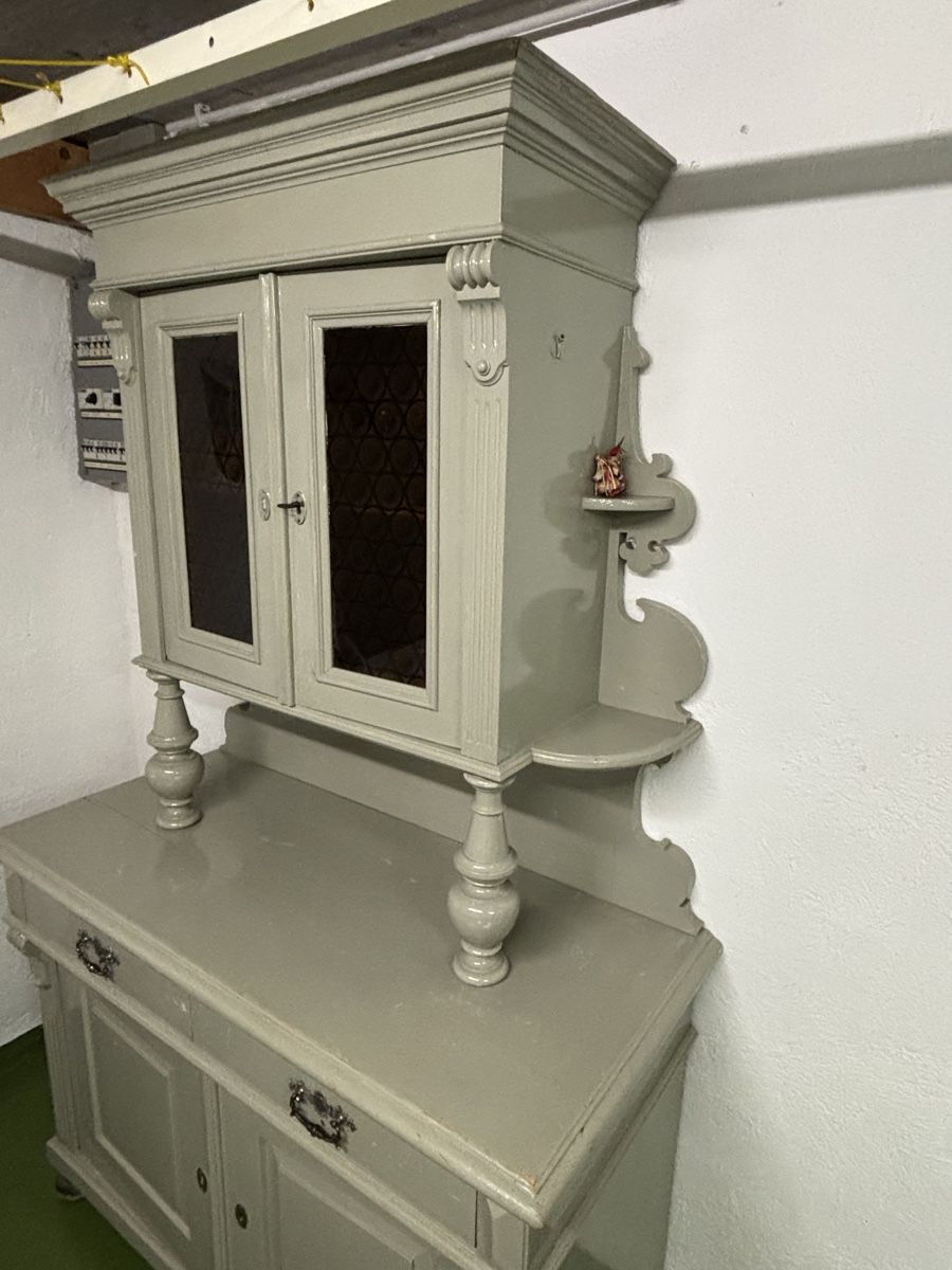Credenze: Echter antiker Buffetschrank (Küchenbuffet, Vitrine) – Usato da Flims Waldhaus venduto da Fiona70 1