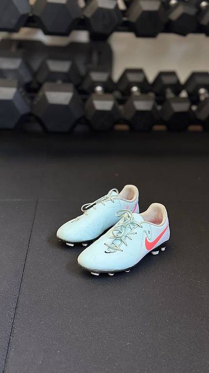 Crampons De Foot Umbro Fille - US 5 (rose/noir) - Modèle UMBYP17-PNK - Occasion
