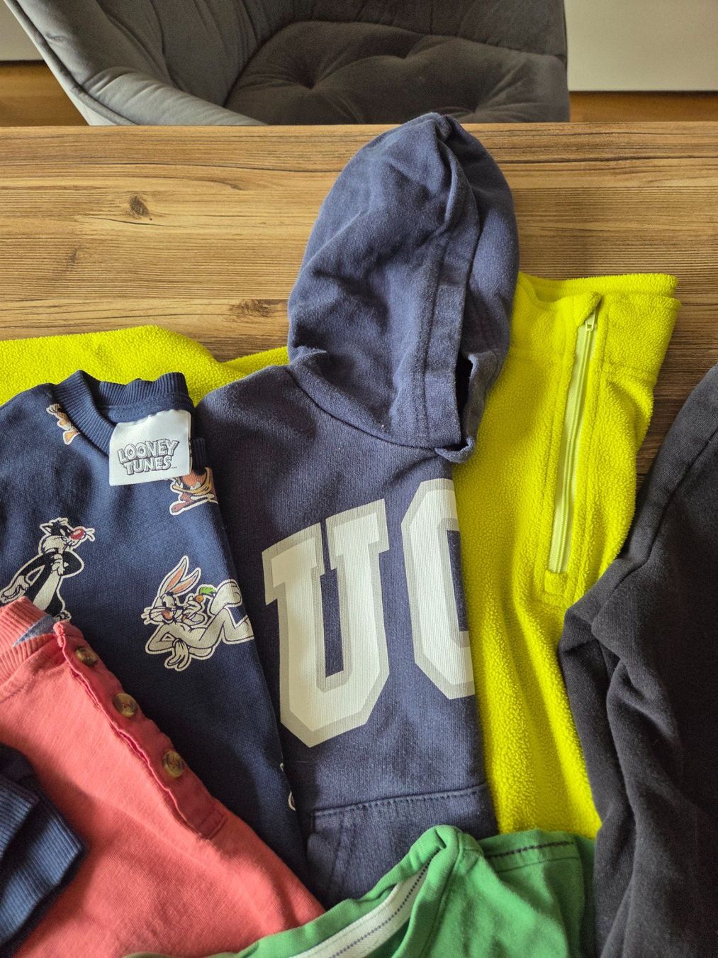 Kleiderpakete & -sets: Jungs-Set Gr. 104 Herbst / Winter – Gebraucht aus Rupperswil von ecko_red 2
