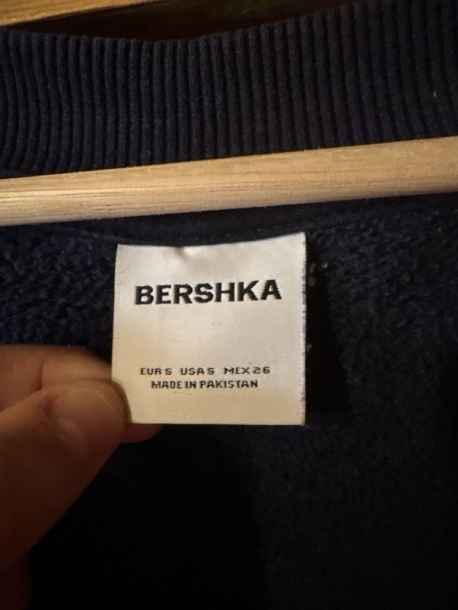 Bershka Pulls & Sweat-shirts: Zwei Pullover V-Neck – D'occasion à Affoltern am Albis par tam_5vn5 1