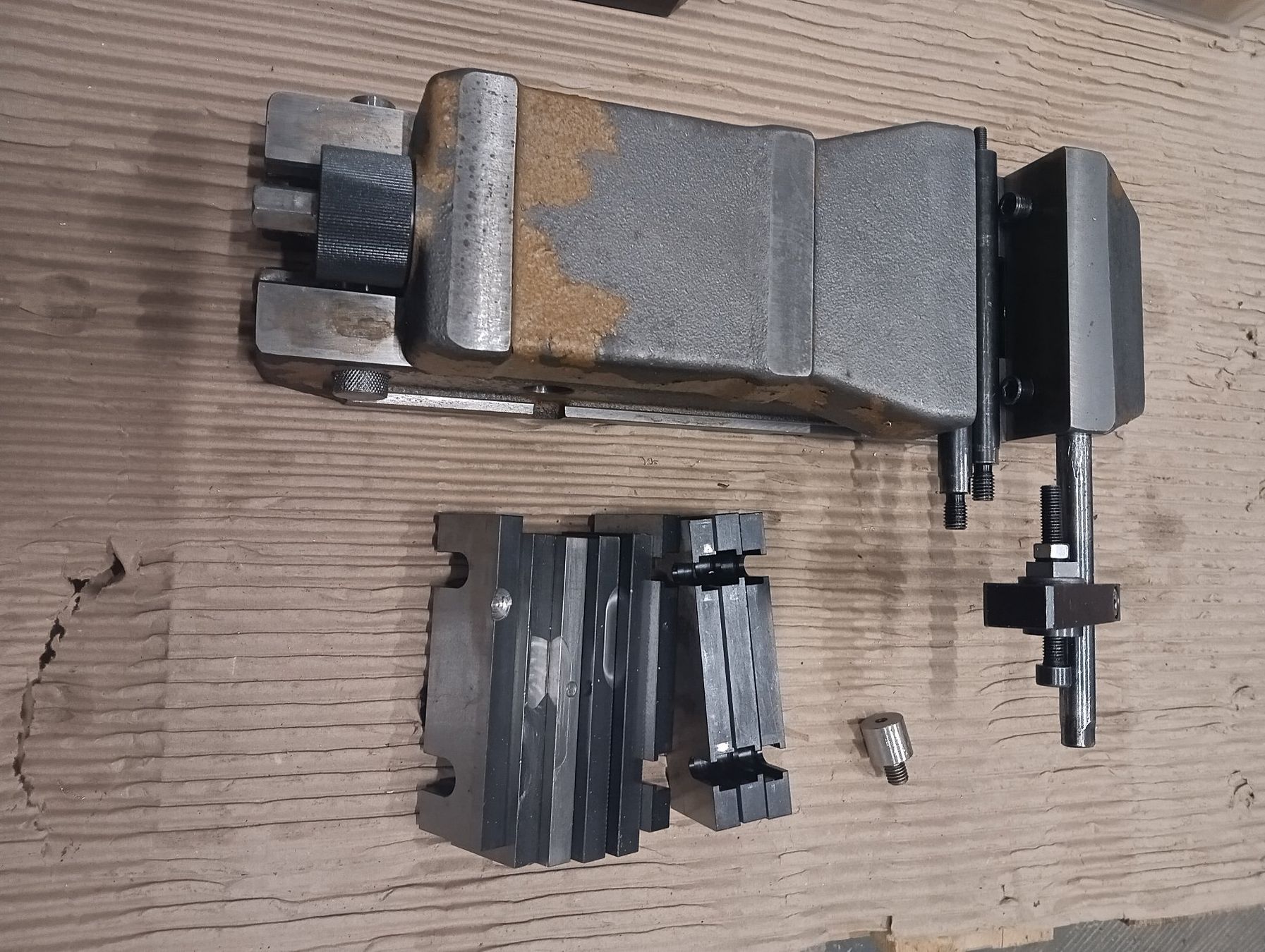 Gressel Altro per industria metallurgica: Gressel Maschinenschraubstock – Usato da Siebnen venduto da Aciera